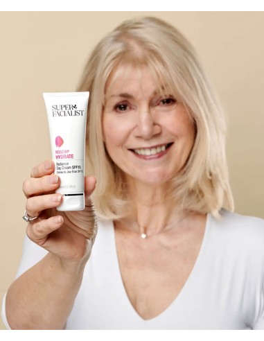 Super Facialist Rosehip Hydrate Radiance Day Cream SPF15