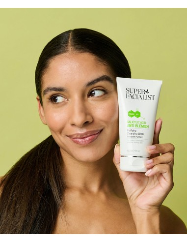 Super Facialist Salicylic Acid Anti Blemish Cleansing Wash